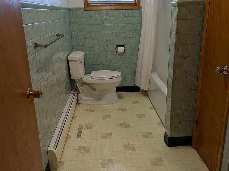 Maple St — Photo 10