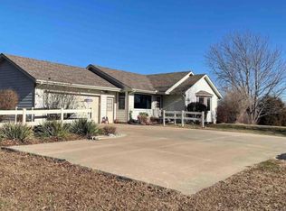 5330 SW 51st Ter, Topeka, KS 66610