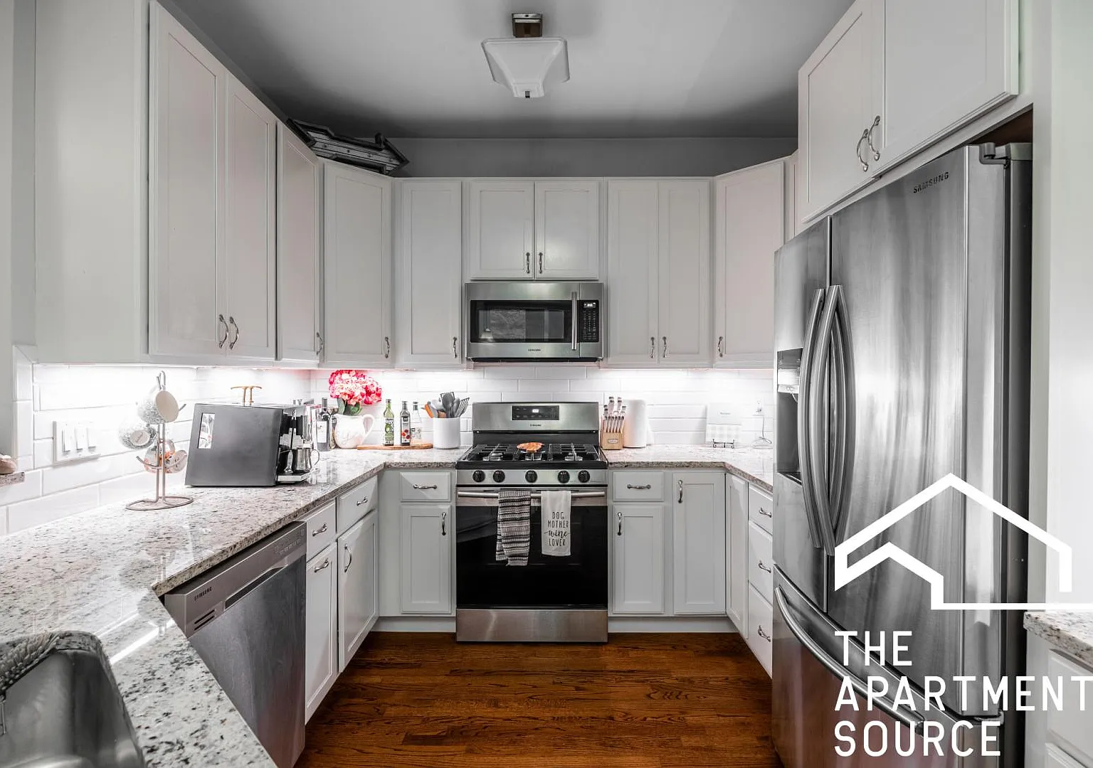3 bed, 2300 sqft, $4,250 — Photo 4