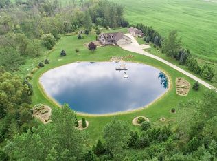 8635 Middle Rd, Manitowoc, WI 54220