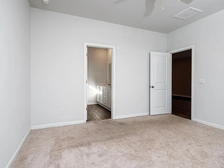 833 Kirby Ct — Photo 7