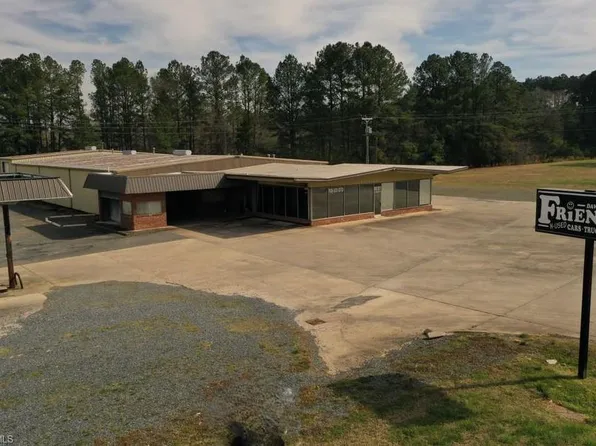 1055 Albemarle Rd, Troy, NC 27371