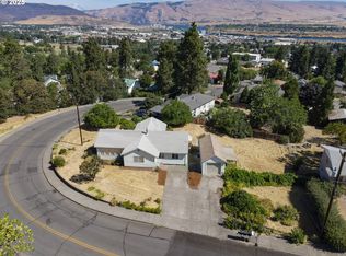 1835 W Scenic Dr, The Dalles, OR