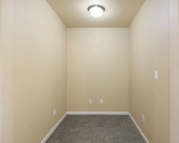 20468 Brentwood Ave — Photo 29