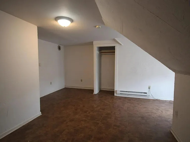 755 Academy St — Photo 15