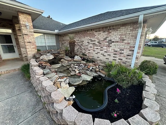 4 bed, 2562 sqft, $2,150 — Photo 2