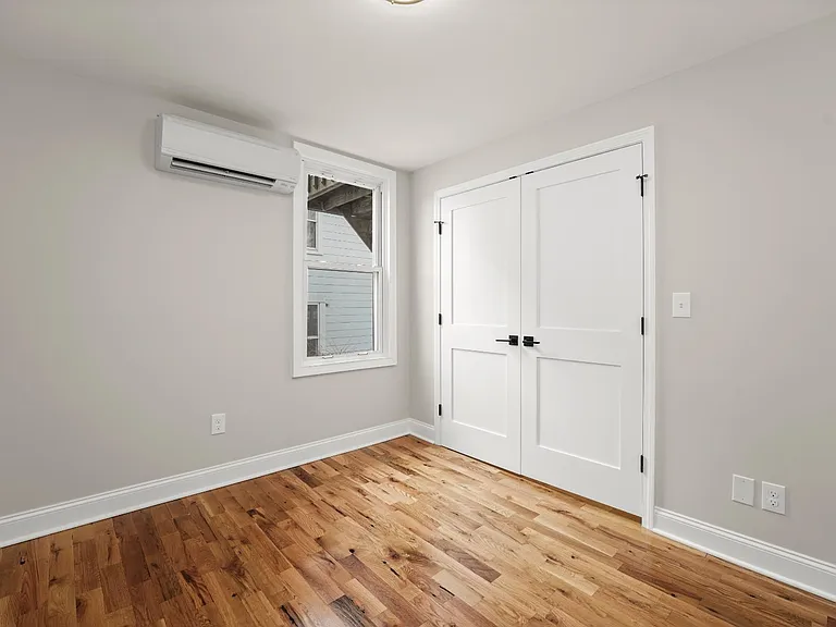 Unit Photo