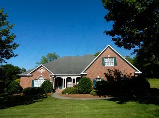 1400 Ridgemere Ln, Winston Salem, NC 27106