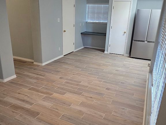 5th image of 310 Plata Dr