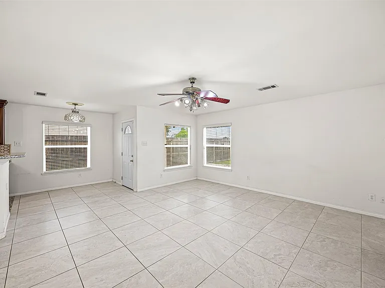 7331 Wimberly Oaks Ln — Photo 10
