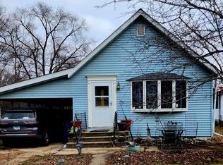 504 Eaton St, Savanna, IL 61074