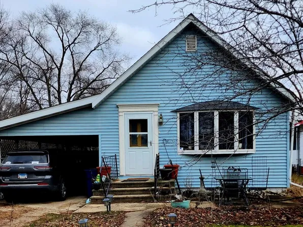 504 Eaton St, Savanna, IL 61074