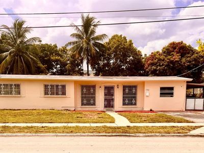 1560 W 53rd St, Hialeah, FL, 33012