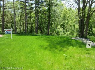 3 Pine Arbor Trl, Milford, MI