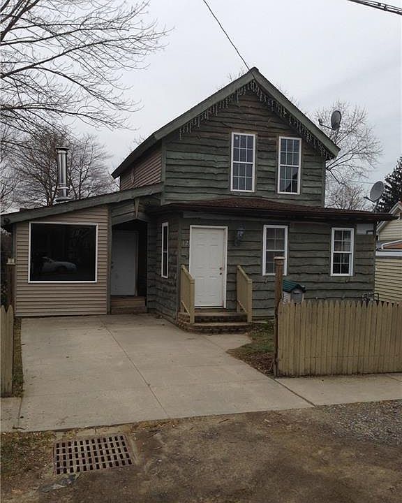 1st image of 12 Hickory St