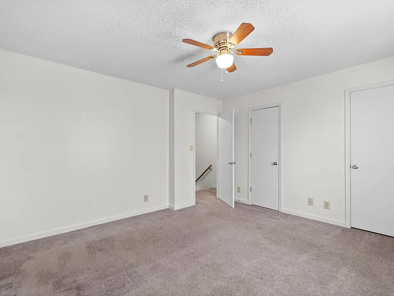 Baltimore Drive - 1731 — Photo 16