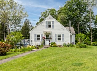 687 Beacon Valley Rd, Naugatuck, CT 06770