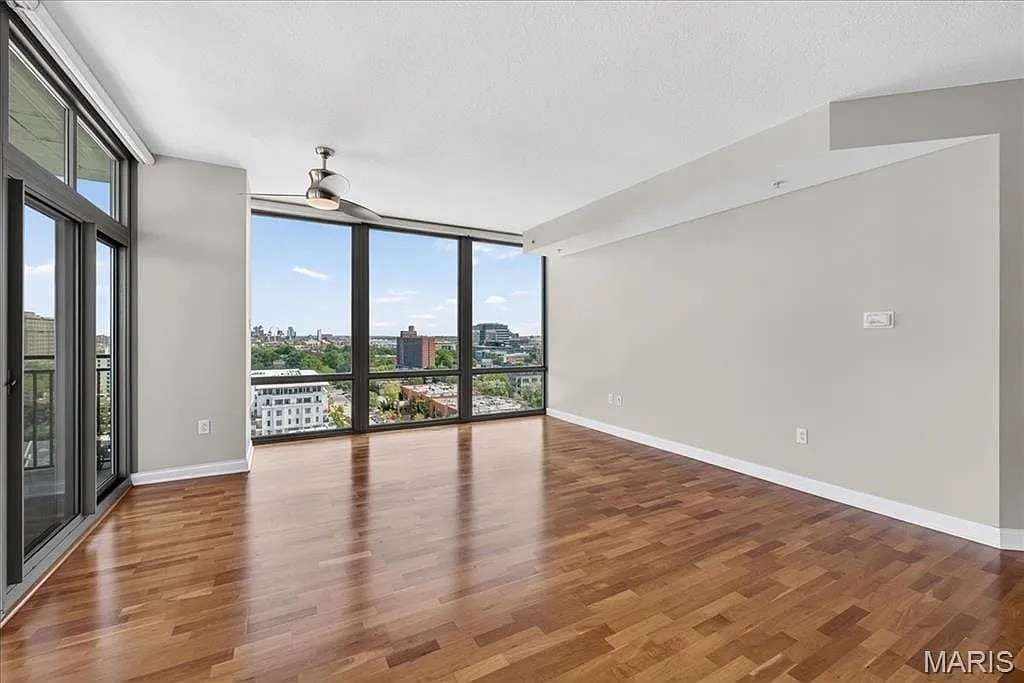 2 bed, 2.0 bath, 1280 sqft, $3,800 — Photo 4