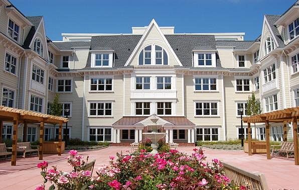 1st image of 225 Stanley Ave #4