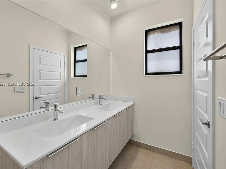 15841 NW 91st Ct — Photo 41