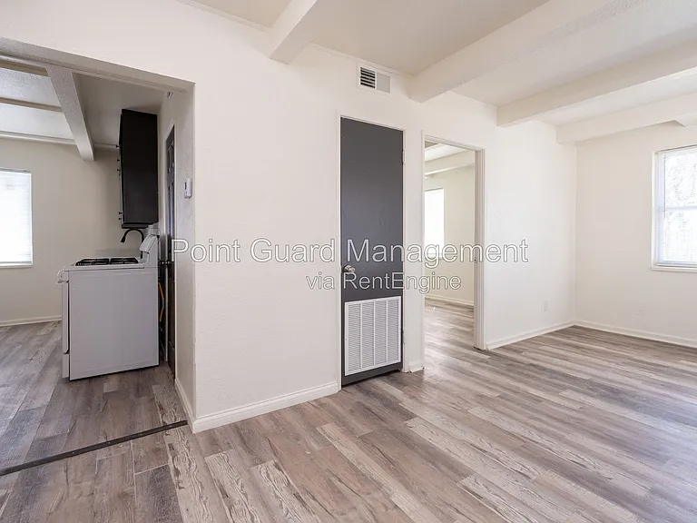 1341 W Dora St #1341 — Photo 2