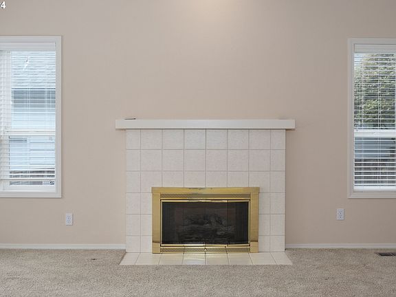4th image of 16010 SE 32nd St