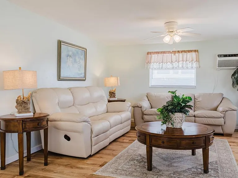 950 San Carlos Dr — Photo 10