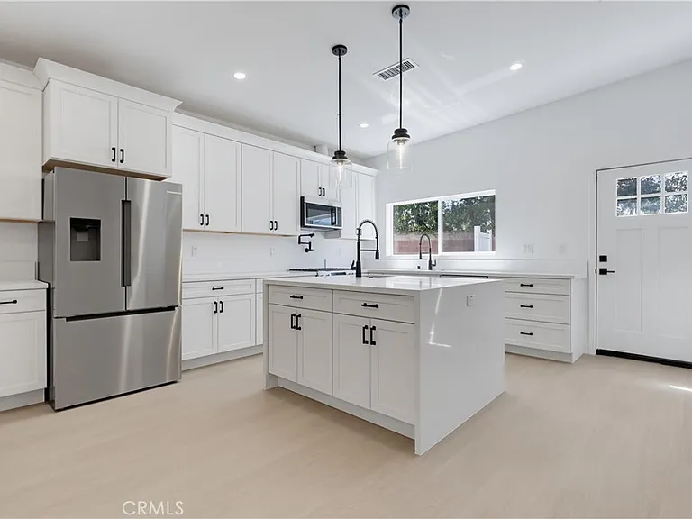 8738 Paso Robles — Photo 12