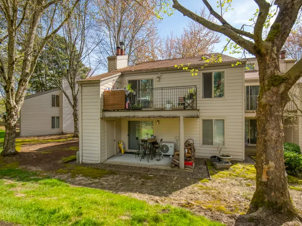 10047 SW Trapper Ter, Beaverton, OR 97008