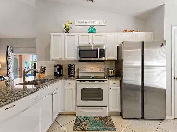 2nd image of 916 Reserve Pl #1