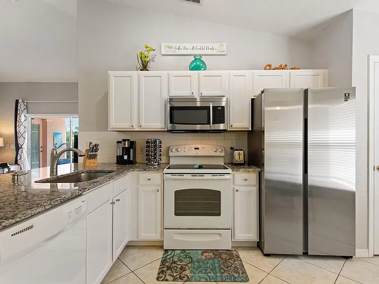 916 Reserve Pl #1 — Photo 2