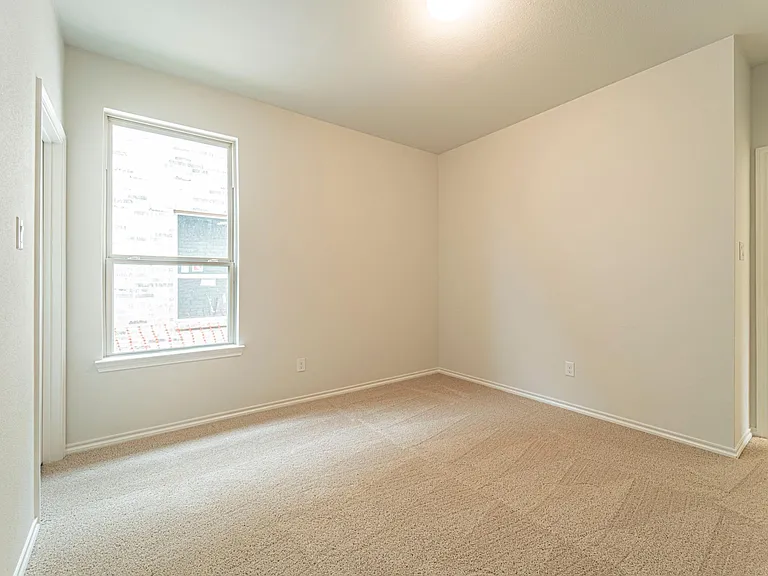 3305 Shortgrass Ln — Photo 20