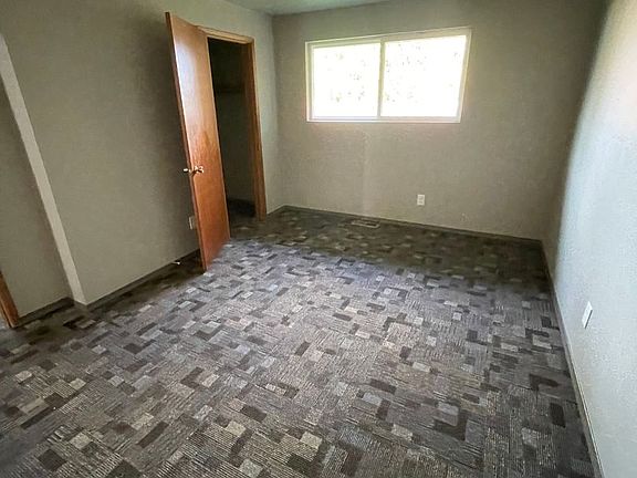 5th image of 3415 W Yakima Ave