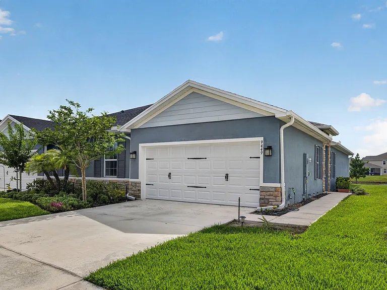 9449 SW Libertas Way — Photo 2