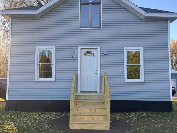 623 Oak St, Waupaca, WI 54981