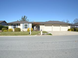 705 S Ridgemark Dr, Hollister, CA 95023