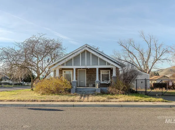 444 11th St, Clarkston, WA 99403