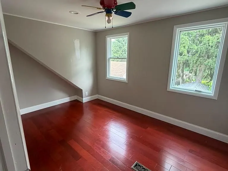 131 Summit Ave — Photo 16