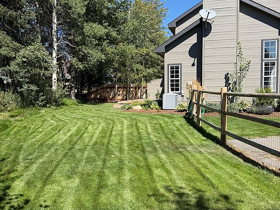 3rd image of 209 Shaun Ln