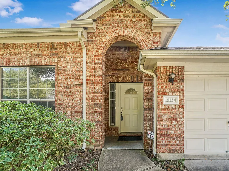 18134 Stone Trail Manor Dr — Photo 3