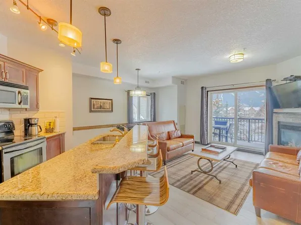 901 S Mountain St #324, Canmore, AB T1W 0C9