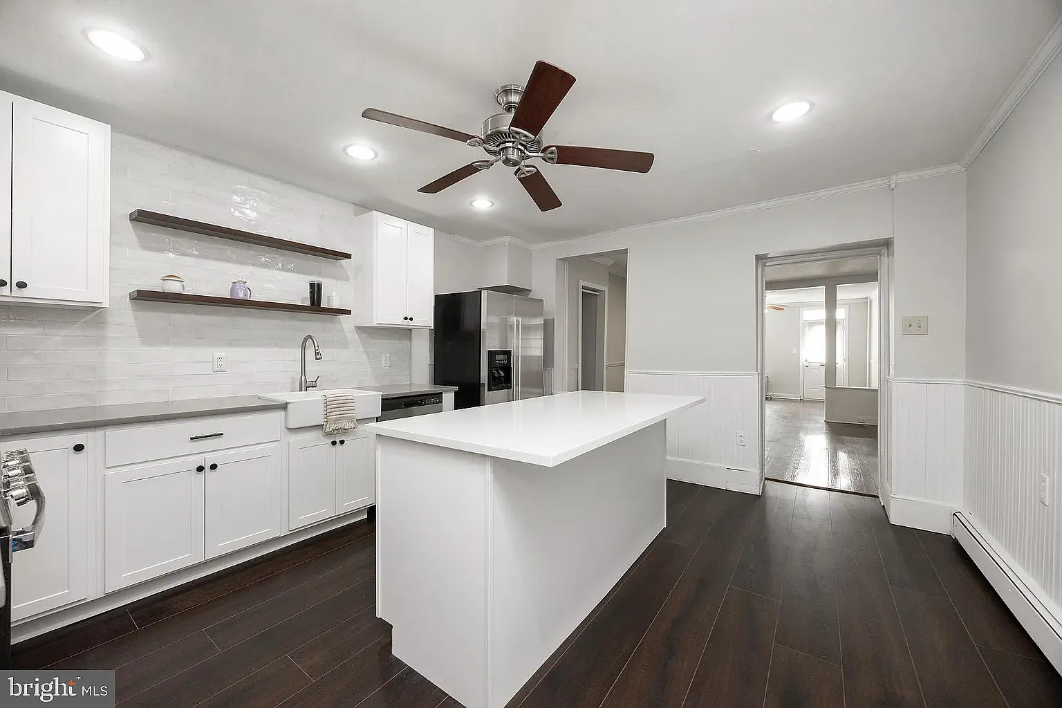 4 bed, 1.5 bath, 1600 sqft, $2,800 — Photo 2