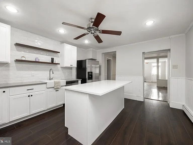 158 Roxborough Ave #A — Photo 2