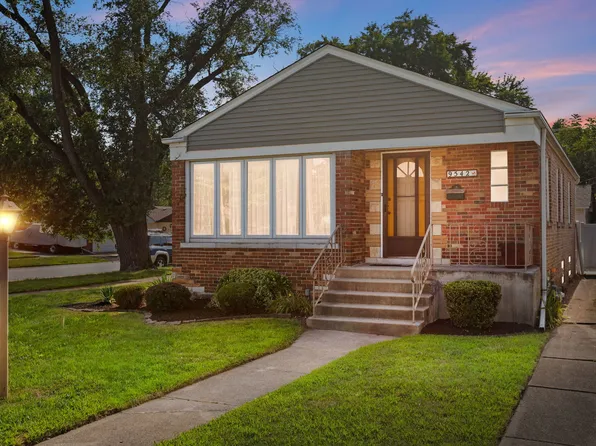 9542 Massasoit Ave, Oak Lawn, IL 60453