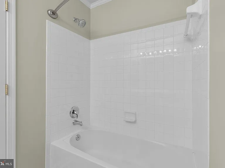 6381 Stockbridge Overlook Ct — Photo 25