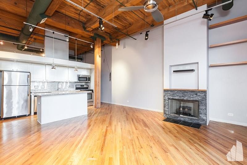 1st image of 2222 W Diversey Ave #302