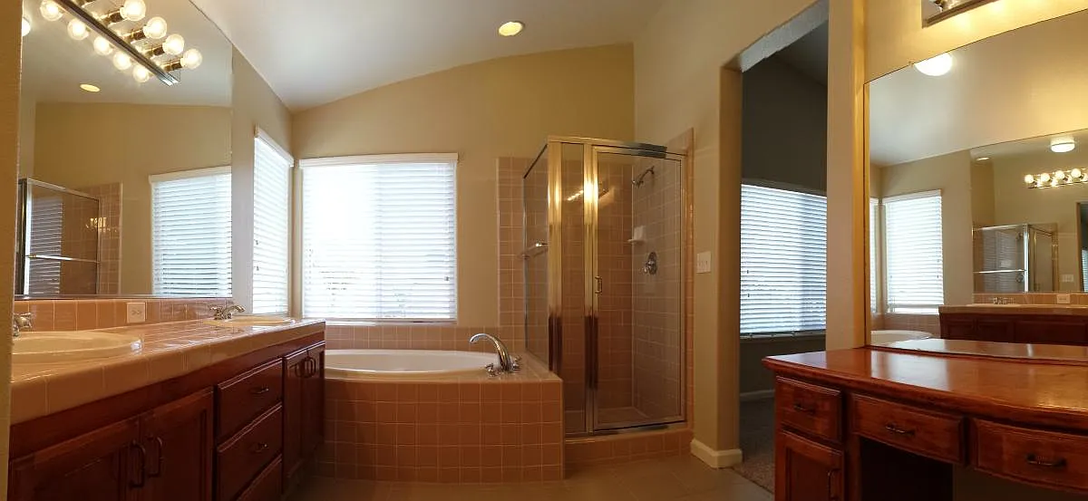 4 bed, 2876 sqft, $3,400 — Photo 3