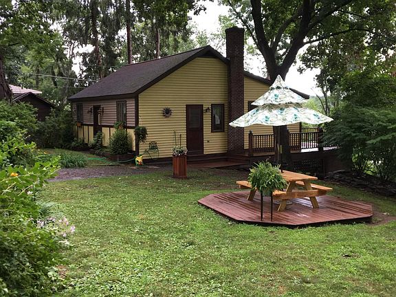 2nd image of 22 Dyer Cir