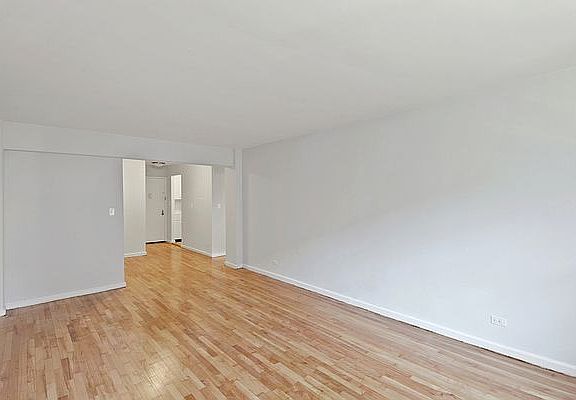 3rd image of 930 Sheridan Ave APT 5J