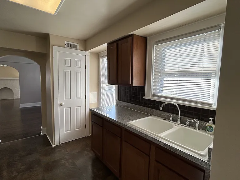 1802 Lawn Ave #1 — Photo 18